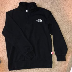 Black North Face quarter zip